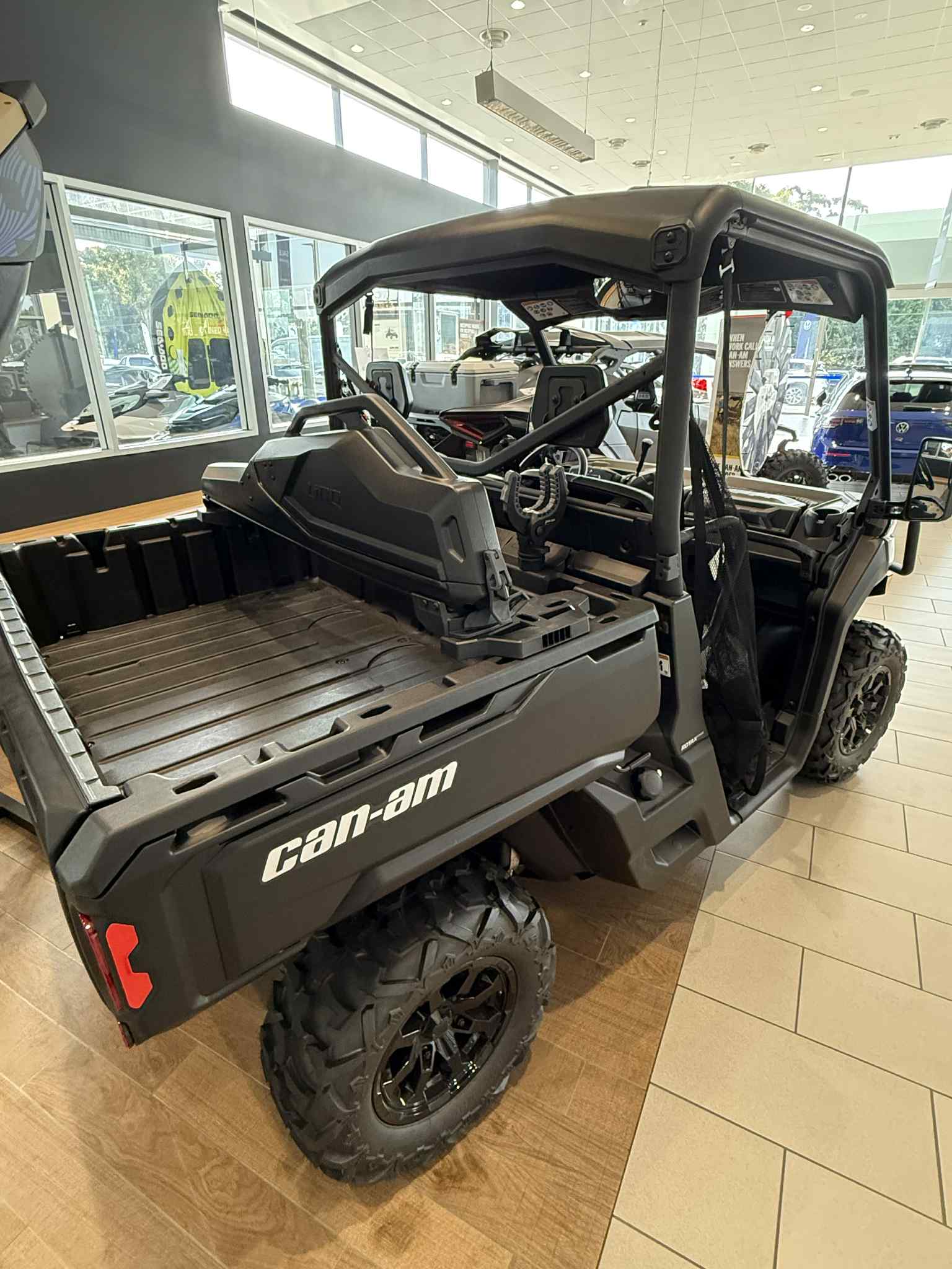 2025  Defender XU HD9 - 4